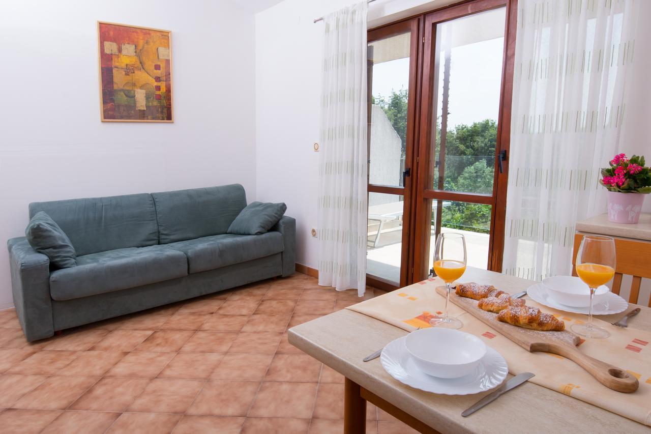 פרמנטורה Apartmani Mira מראה חיצוני תמונה